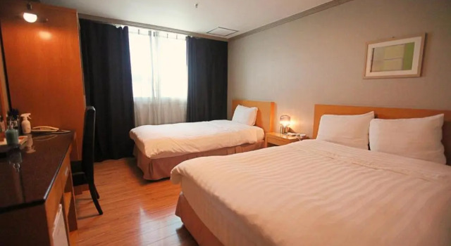 Двухместный номер Deluxe Changwon AT Business Hotel