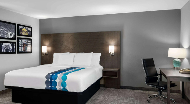 La Quinta Inn by Wyndham Indianapolis Airport Executive Dr, Prenota Hotel Hotel a Indiana con parcheggio, Parcheggio