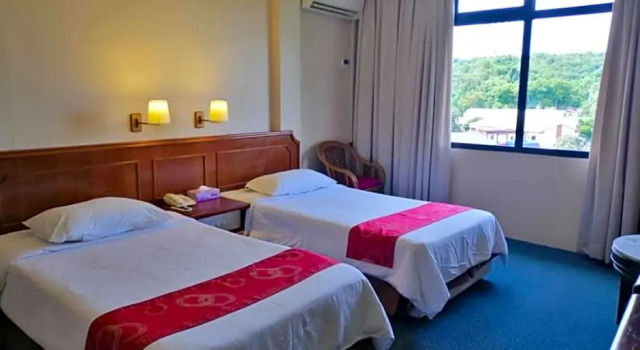 Номер Deluxe Pacific Orient Hotel