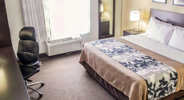 Люкс Sleep Inn Tinley Park I-80 near Amphitheatre-Convention Center