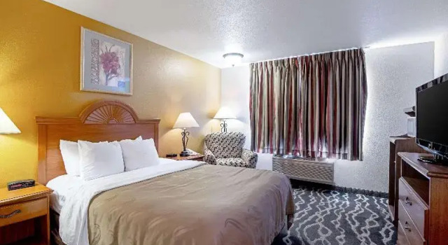 Люкс Quality Inn Huron