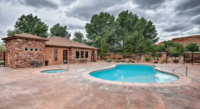 Kanab Condo w/ Pool & Patio, 30 Mi to Zion NP, Varaa Huoneisto Kanab 