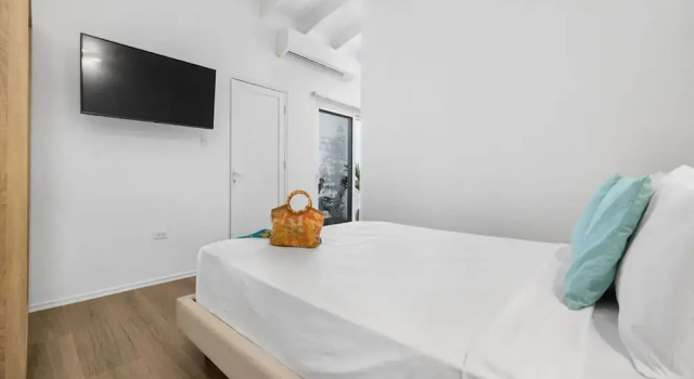 NEW Modern 3BR 3BA Private Pool Centrallylocated