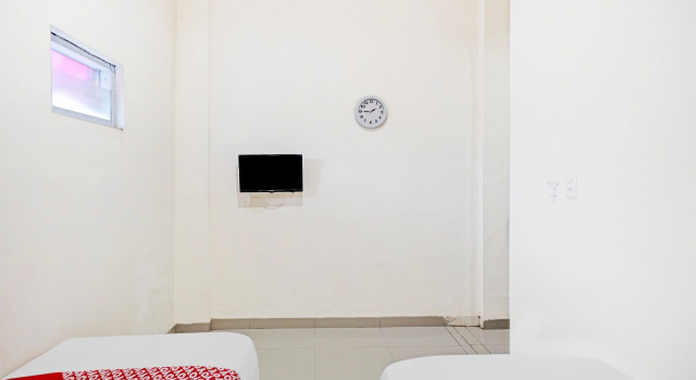 Двухместный номер Standard RedDoorz at STM Suite Medan Amplas