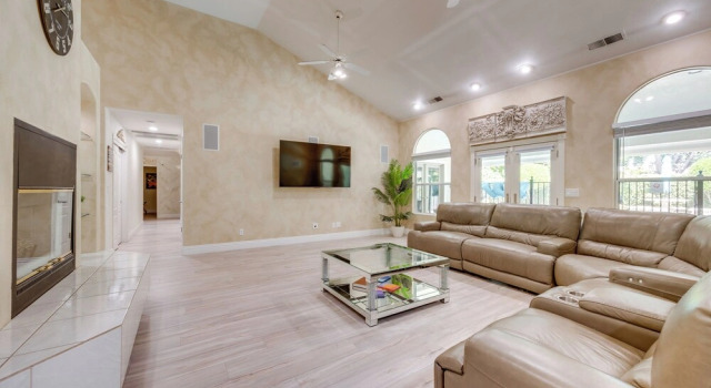 Billiards & Private Pool: Bright Clovis Home!, Reserva ahora Casa o chalet Clovis California