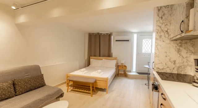 Athens Plaka Family Suites