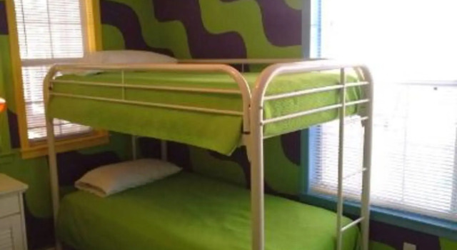 Treetop Retreat by RedAwning, Забронировать Отель Панама-Сити Панхэндл Флорида, рядом с Holiday Golf Club