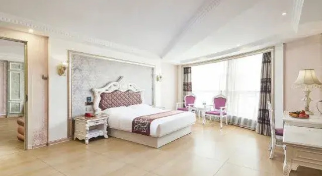 Люкс Deluxe Urba Hotel (Baise Government Hengji Plaza)