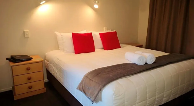 Апартаменты Aston Court Motel