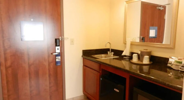 Номер Standard Hampton Inn Norco/Corona