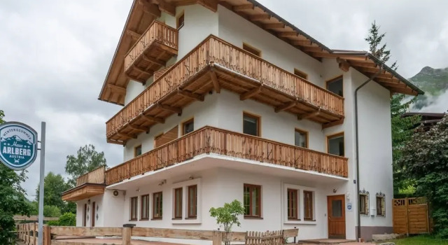 Коттедж с балконом Beautiful Holiday Home Near St Anton Am Arlberg With Sauna