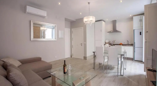 Apartamento Casco Antiguio ↑ Calidades 4 Px 1 Br, Забронировать Апартаменты/квартира Старый город Севилья, рядом с La Torre de Don Fadrique