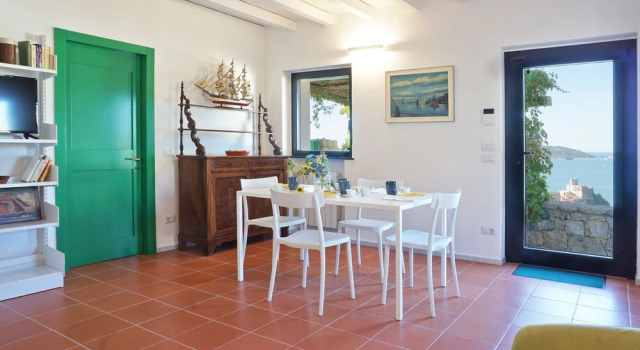 Miralunga-appartament-in-villa-e-piscina
