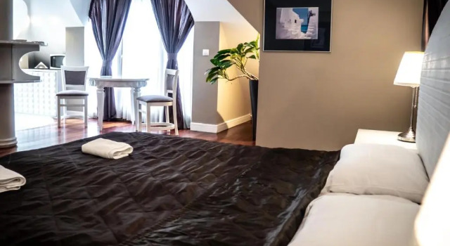 Полулюкс RENOVATED Boutique Apartments Petrus