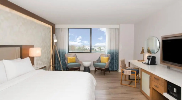 Двухместный номер Standard с видом на город Renaissance Newport Beach Hotel