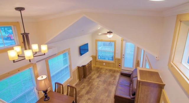 Grey's Point Camp, Buchen Sie Hotel Port Haywood Virginia