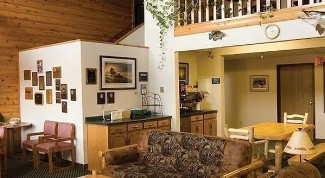 McQuoid's Inn and Event Center, Buchen Sie Hotel Isle Minnesota