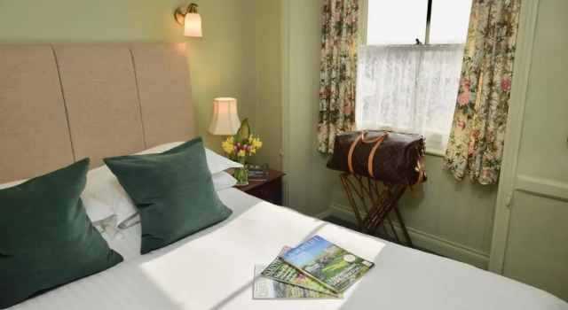 Номер Standard The White Hart Hotel
