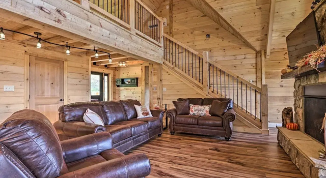 Hot Tub + Smokies Views! Spacious Mountain Retreat
