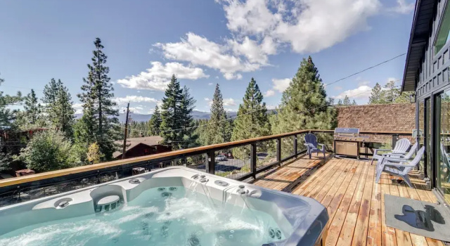 Коттедж Steps to Beach: Family Home w/ Views in Tahoe City