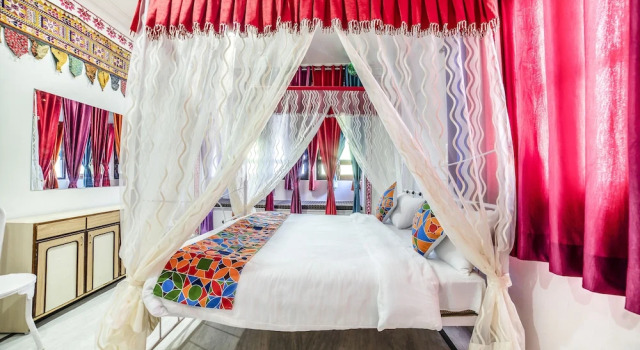 Люкс FabHotel White House