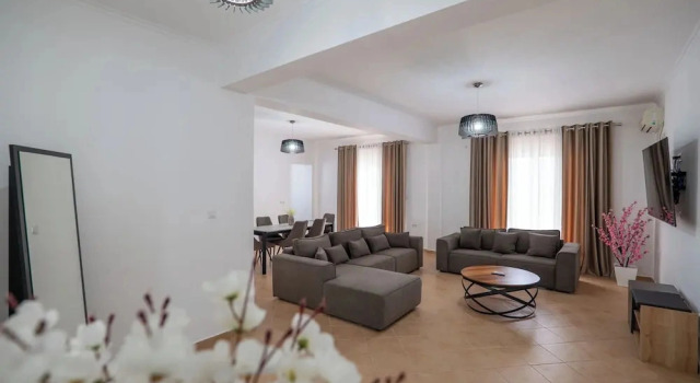 Семейный люкс с 3 комнатами с балконом Hoteleks Inn & Suites