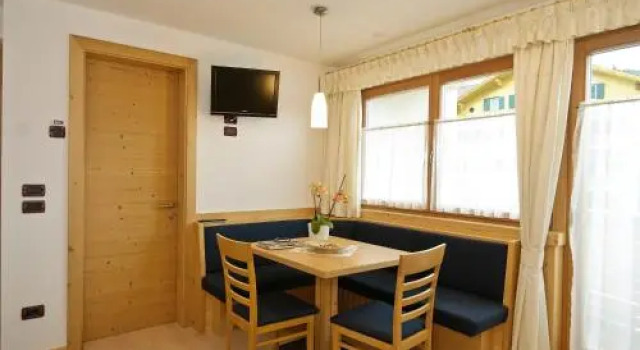 Residence Ciasa Mirasas, Забронировать Отель Бадия Корвара-ин-Бадия, рядом с Santa Croce Ski Lift