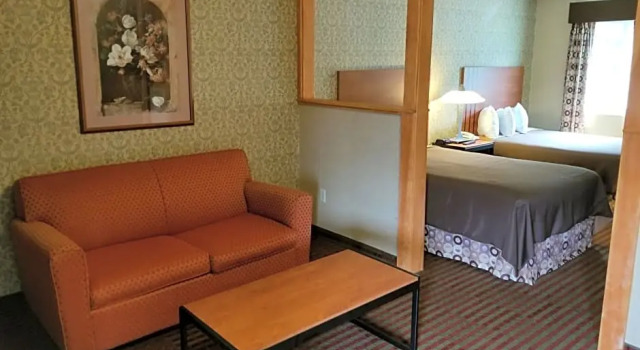 Люкс Standard All Seasons Inn & Suites