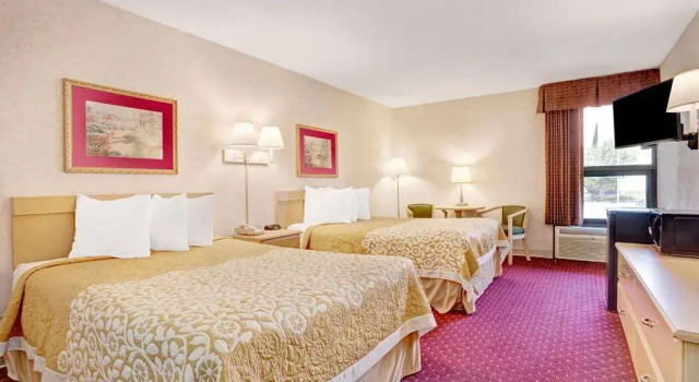 Days Inn Nashville At Opryland/Music Valley Dr, Забронировать Отель Нэшвилл Теннесси, рядом с Конгресс-центр Gaylord Opryland