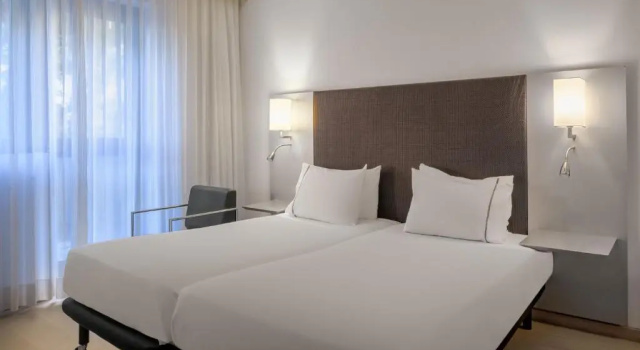 Standard Twin room AC Hotel by Marriott Pisa