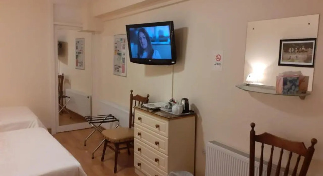 Четырёхместный номер Standard Athlumney Manor Guest Accommodation