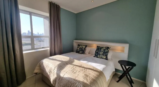 Апартаменты Accommodation Front - The Quays 503 - 6 Sleeper Across the Beachfront