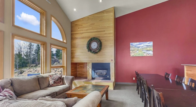75 Corinthian 3br 3ba Spacious Layout, Private Garage. 3 Bedroom Townhouse by RedAwning, Book Feriehus Villaer i Dillon, Villa