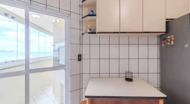 3BR Seafront apt w/ BBQ in Itapema Con0101, Забронировать Апартаменты/квартира Итапема Санта-Катарина