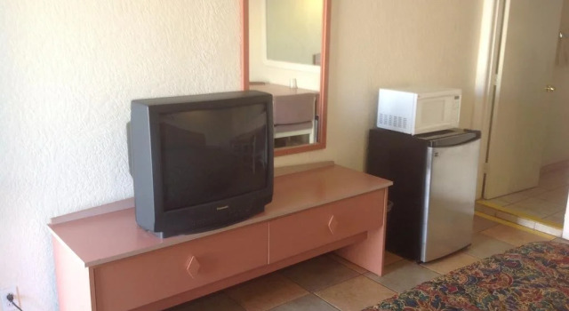 Redwood Motel