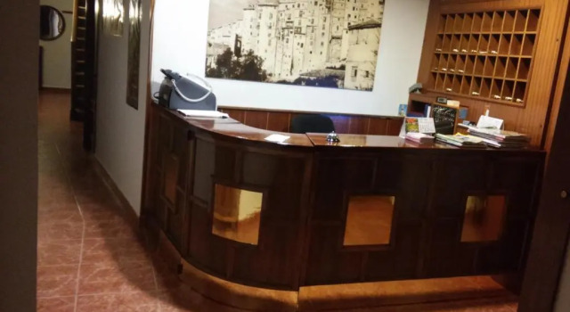 Hostal Residencia Avenida, Book Hostel / Vandrerhjem Hoteller i Cuenca med morgenmad, nær Espacio Torner, Morgenmad