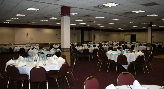 韦斯特蒙特酒店及套房(Westmont Inn & Suites), Rezerwuj Hotel Hotele w Omaha z basenem, Basen