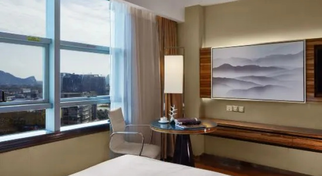 Трёхместный люкс Business c 1 комнатой Borrman Hotel Guilin Liangjiang Sihu