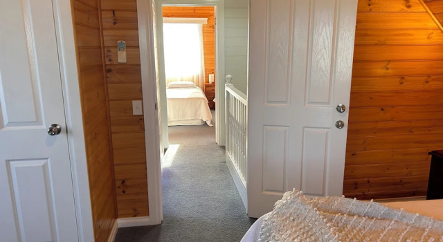 Sails - elegant, spacious beach villa, Book Villa Port Fairy Victoria