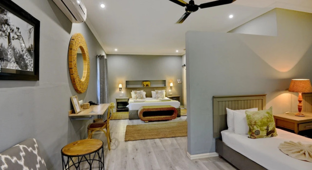 Standard Quadruple Family room River View Lodge