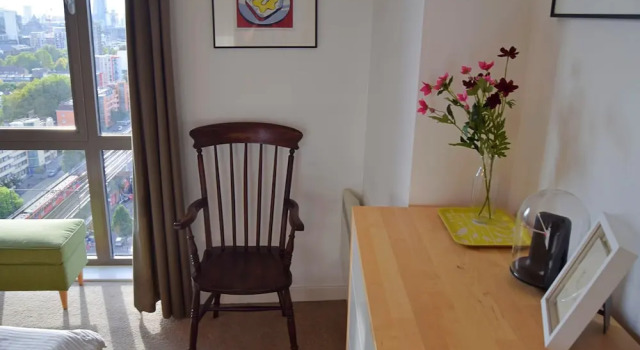 City Views 1 Bedroom Apartment in Shadwell