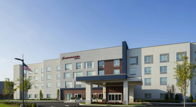 Hampton Inn & Suites By Hilton Long Island Farmingdale