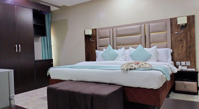Номер Luxury Easton Hill Continental Hotel
