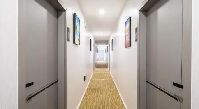 Guxin Hotel (Zhonglu Village), Prenota Hotel Hotel a Danba con parcheggio, Parcheggio