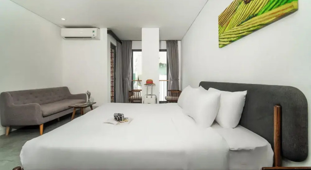 Студия DOMA by HSuites Hotel & Apartment