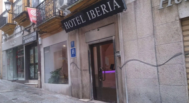 Hotel Iberia Plaza Mayor, Reservar Hotel Cáceres Caceres Province