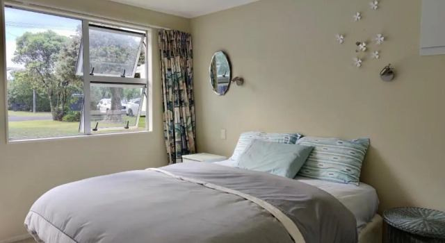 Hosts on the Coast Paradise on Pipi, Rezerwuj Hotel Hotele w Auckland Region z parkingiem, Parking