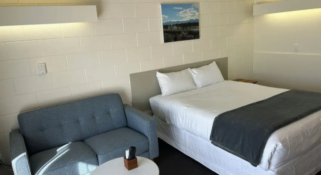 Студия Montana Lodge Motel