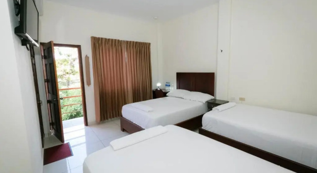 Трёхместный номер Standard Hotel Mediterraneo Inn