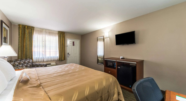 Двухместный номер Standard Quality Inn University near Downtown